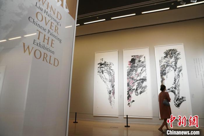 刘海勇写意花鸟画精品亮相中国美术馆11米长卷演绎繁花交响